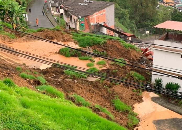 ¡Otra tragedia en Colombia! Alud de tierra deja 10 desaparecidos