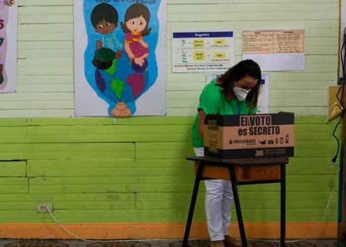 Costa Rica a segunda vuelta de elecciones presidenciales