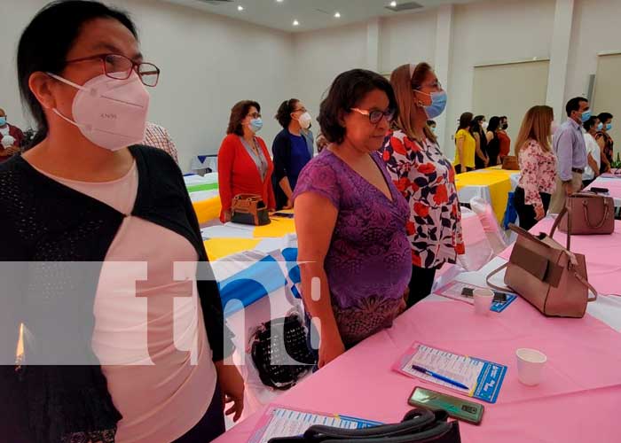 Especialistas de odontología capacitándose en Nicaragua