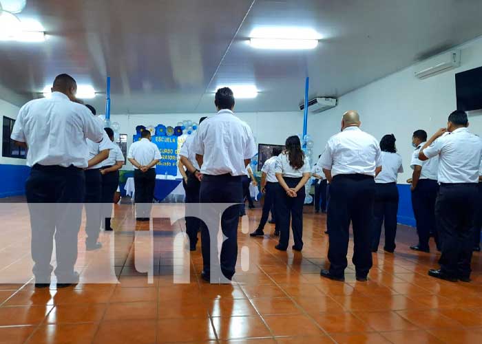 Promoción de curso en Migración y Extranjería de Nicaragua