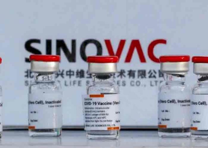 Sinovac y Ecuador firman acuerdo para producir vacuna contra el covid