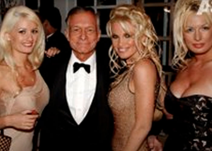 Ex "conejitas" de Playboy firman una carta en defensa de Hugh Hefner