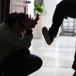 Mujer recibe brutal golpiza por su hombre en Colombia