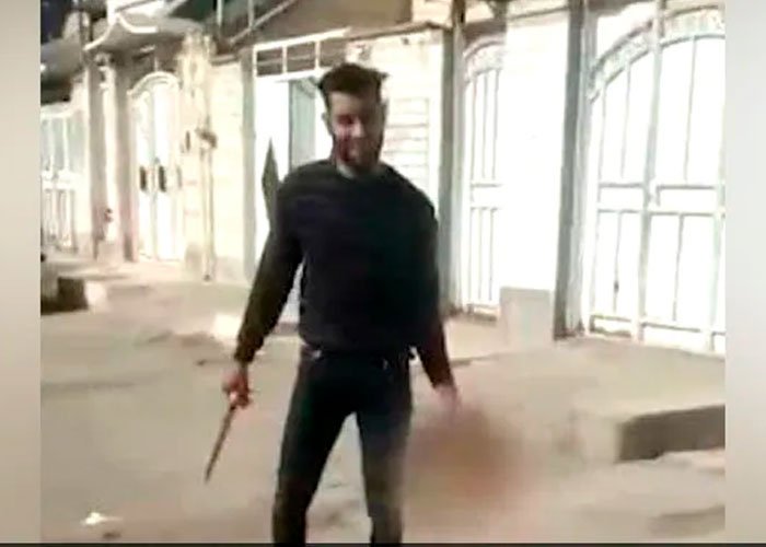 ¡Escalofriante! Decapitó a su esposa y paseó cabeza por calles en Irán