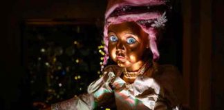 Escalofriante obsesión: Pareja en EE.UU adopta más de 30 muñecas como hijas