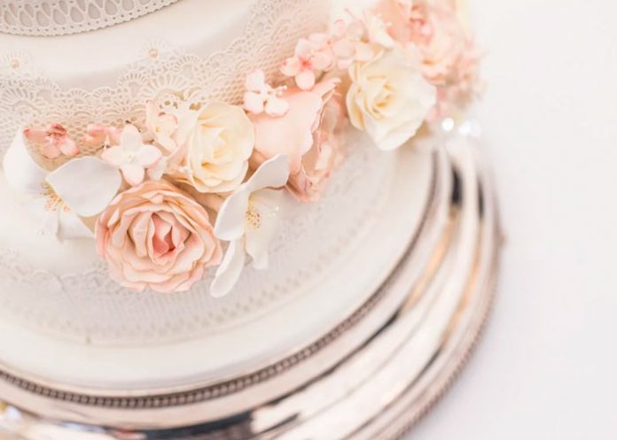 Viral: Salen bien locos tras una boda, el pastel era de los 