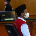Tribunal de Indonesia encarcela a profesor por violación de 13 alumnas