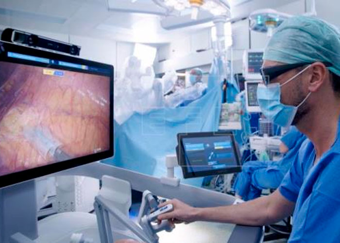 España realiza la primera cirugía con un nuevo robot ¿Te atreverías?
