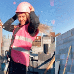 ¡Todo terreno! Mujer albañil presume su trabajo en TikTok y se hace viral