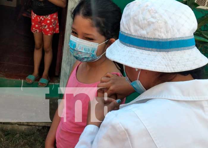 Jornada de vacunación en un barrio de Tipitapa
