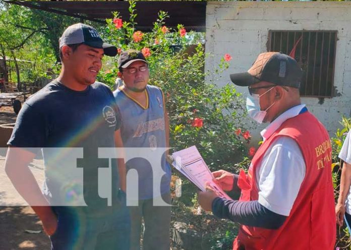 Entrega de títulos de propiedad en Mateare, Nicaragua