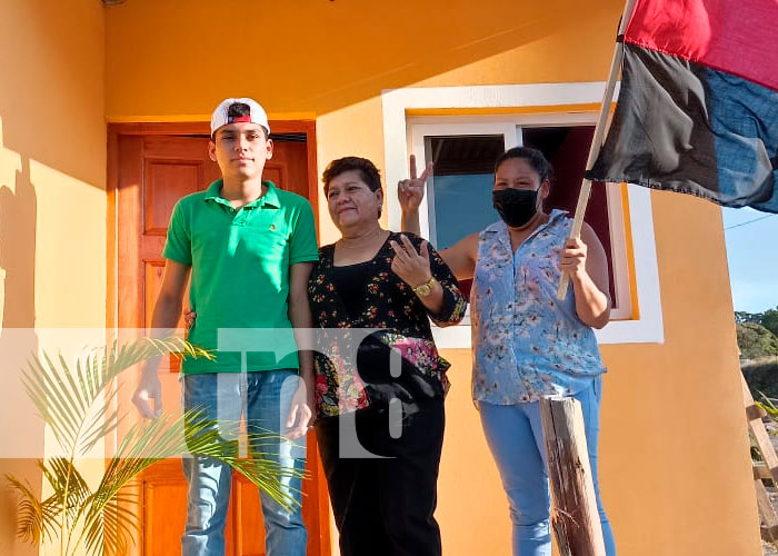 Cinco familias de La Libertad, Chontales reciben viviendas dignas