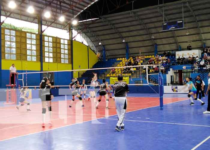 Panteras y Jaguares se enfrentan en semifinales de vóleibol en Managua