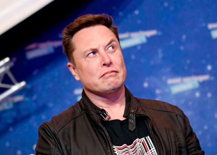 El empresario Elon Musk arremete contra presidente Biden