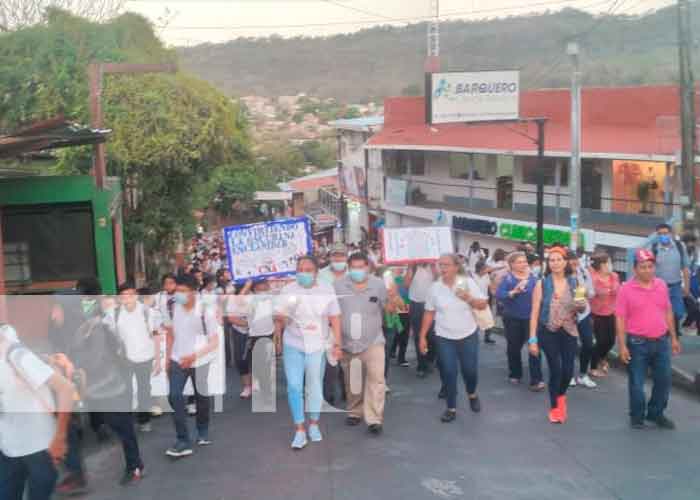 Foto: Caminata recordando la Cruzada Nacional de Alfabetización en Boaco/TN8