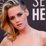 Kristen Stewart rompe estereotipos en la alfombra roja de los Oscar 2022