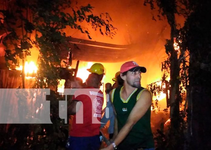 Incendio dejó en la intemperie a una familia en Estelí
