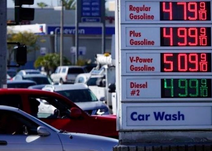 Precios de la gasolina y derivados del petróleo aumentan en Estados Unidos