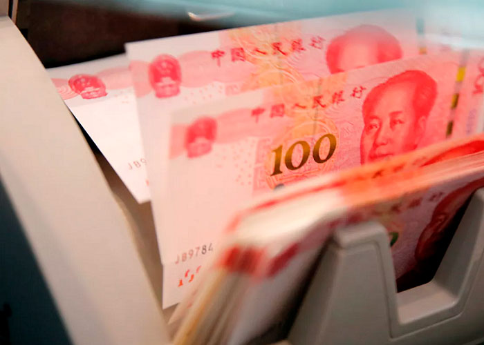 Arabia Saudita considera aceptar yuanes en lugar de dólares para el petróleo chino