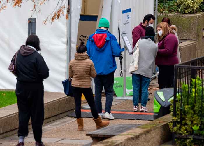 El Reino Unido roza su récord semanal de casos de COVID-19