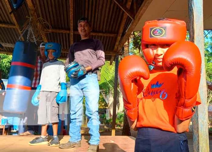 Escuela de boxeo recibe nuevo kit deportivo en San Carlos, Río San Juan