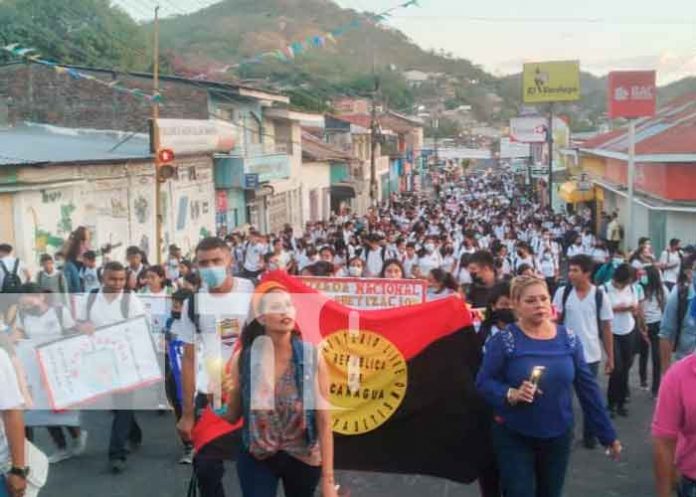 Foto: Caminata recordando la Cruzada Nacional de Alfabetización en Boaco/TN8