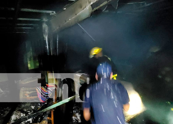 Incendio arrasó con el cuarto de una vivienda en La Libertad