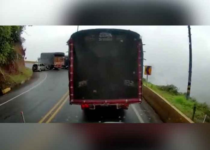 Accidente registrado en una carretera de Colombia