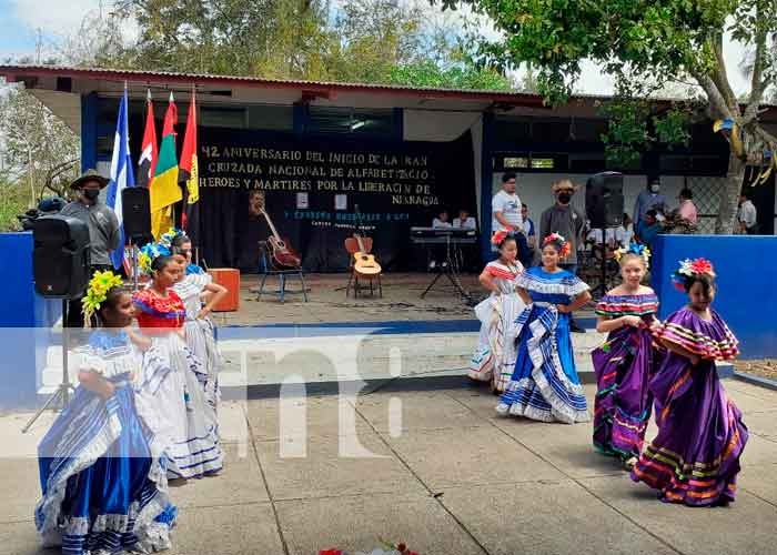 Comunidad Educativa de Boaco celebra el 42 Aniversario de la gran Cruzada Nacional de Alfabetización 