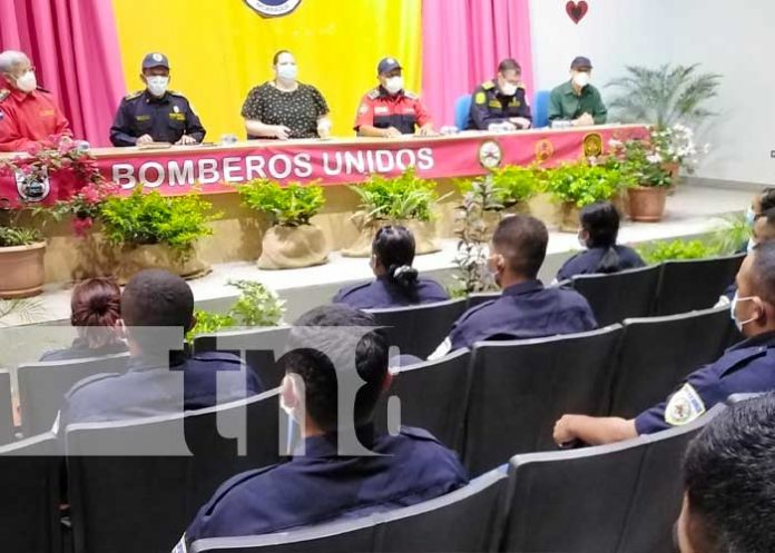 Entregan diplomas a nuevos Bomberos de Nicaragua