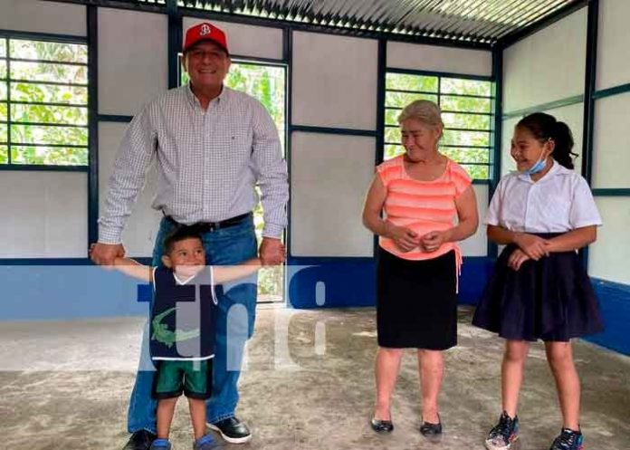 Gobierno de Nicaragua entrega viviendas a familias de extrema pobreza en Yalí