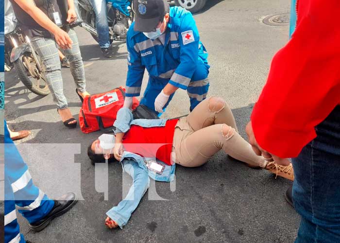 Una mujer lesionada tras accidente en sector de Los Robles, Managua