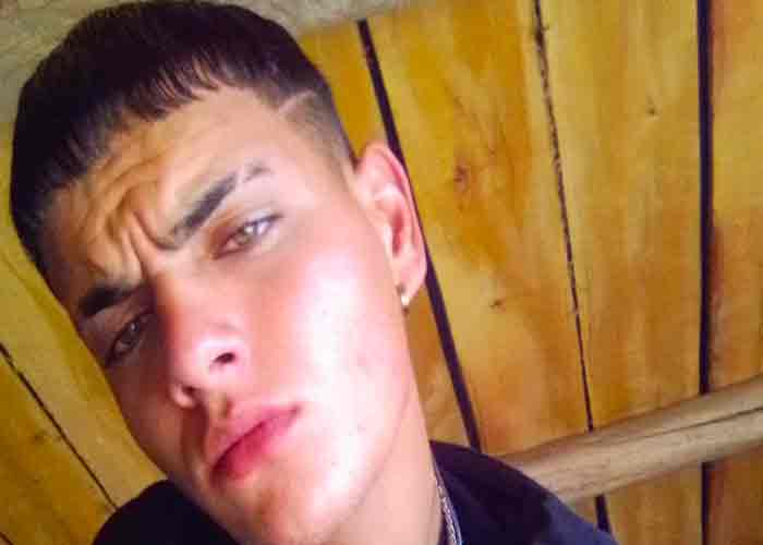 Argentina: Joven murió electrocutado cuando intentó cargar su celular