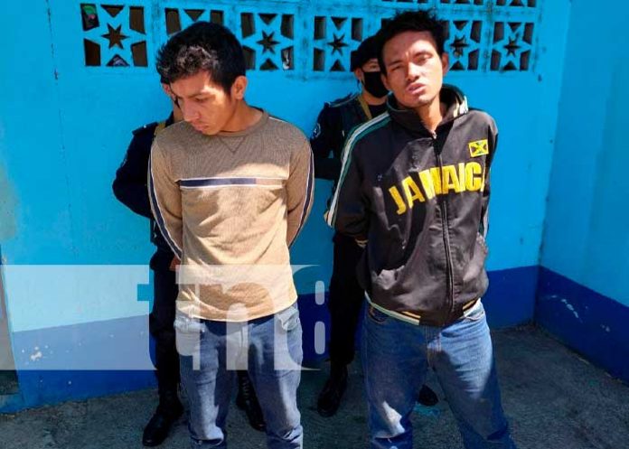 Captura de sujetos por supuestamente robar bates en Jinotega
