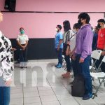 Jóvenes con becas en la UCN de Nicaragua