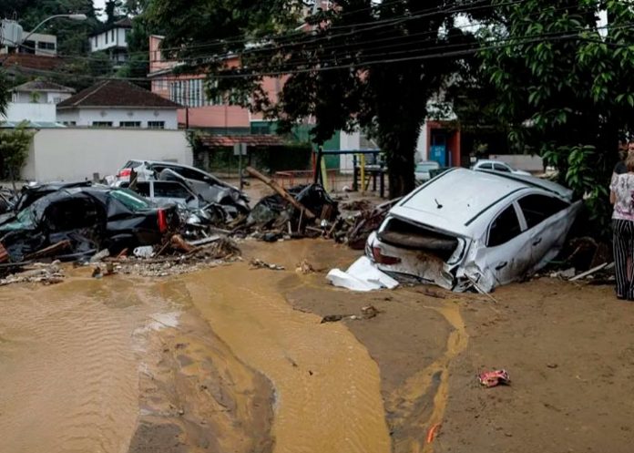 ¡Catastrófico! Al menos 5 muertos tras torrenciales lluvias en Petrópolis