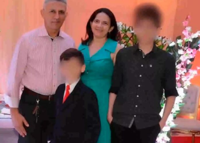 Extrema locura: Chavalo mató a su familia por prohibirle usar el celular