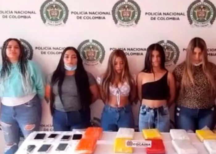 Fingieron estar embarazadas para camuflar 16 kilos de coca en Colombia