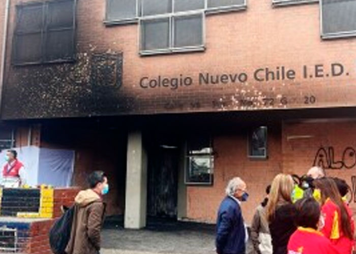 Queman colegio en Bogotá tras denuncia de abuso sexual contra un niño 