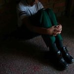 Mujer dominicana es acusada de violar a sus 3 hijos y grabarlos