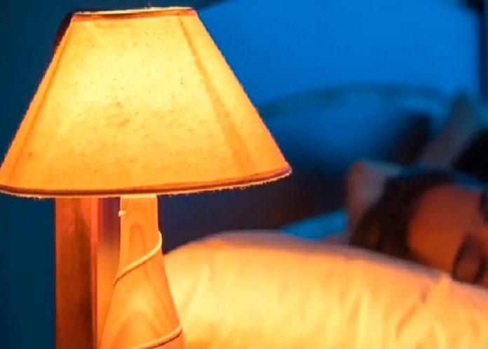 Estudio: Dormir con luz, es malo para tu salud