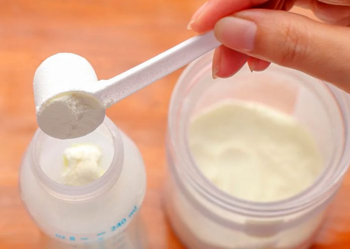 Retiran más leche en polvo tras la muerte de otro bebé en Estados Unidos