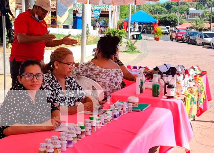 Reunión de mujeres emprendedoras y creativas en Nicaragua