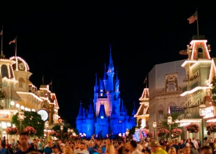 Arrestan a cuatro empleados de Disney por trata de personas en Florida