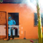 Fumigación en el barrio Nueva Nicaragua, Managua