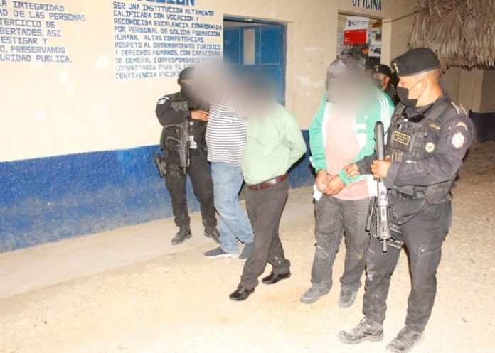 65 hondureños detenidos en Guatemala en busca el 
