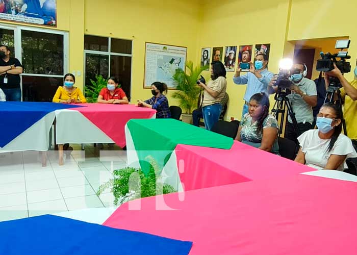 Simposio en INAFOR sobre mujeres brigadistas y voluntarias de Nicaragua