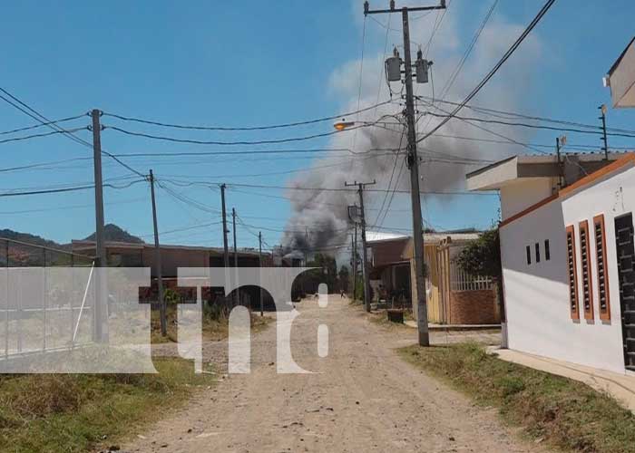Voraz incendio en una vivienda de Estelí