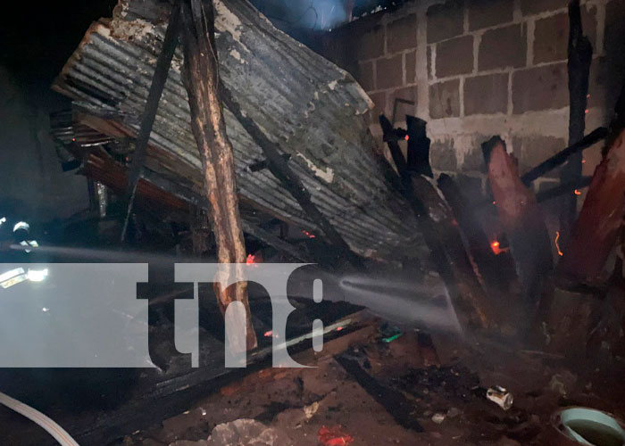 Por descuido: incendio casi arrasa con vivienda en Juigalpa 