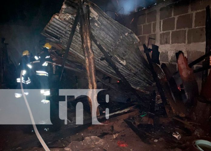 Por descuido: incendio casi arrasa con vivienda en Juigalpa